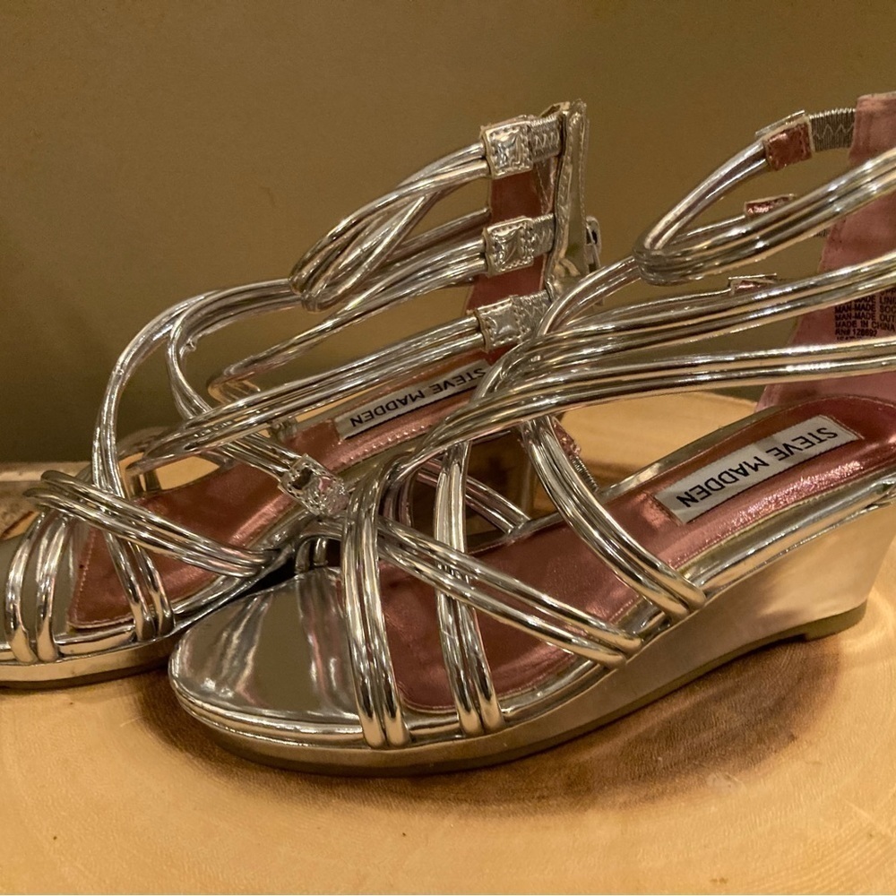 Steve Madden Youth Kids Silver Size 13 Formal Open Toe Wedge Heels EUC‎